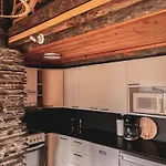 Pikkukelo - Doorstep Bus - Sauna - Traditional Log Apartmán Levi