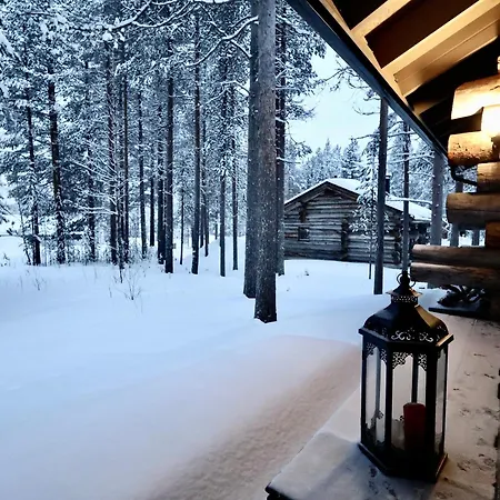 Pikkukelo - Doorstep Bus - Sauna - Traditional Log Levi