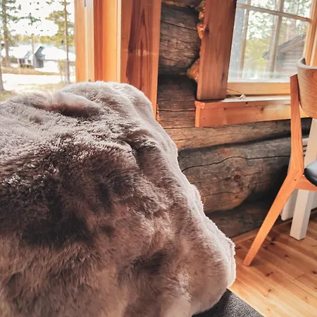 Pikkukelo - Doorstep Bus - Sauna - Traditional Log *