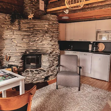 Pikkukelo - Doorstep Bus - Sauna - Traditional Log *