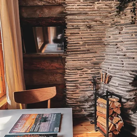 Pikkukelo - Doorstep Bus - Sauna - Traditional Log Huoneisto