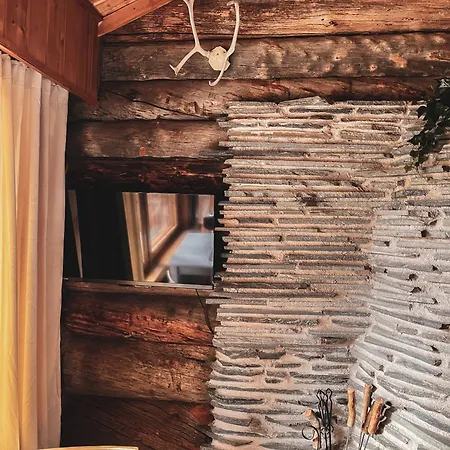 Apartment Pikkukelo - Doorstep Bus - Sauna - Traditional Log