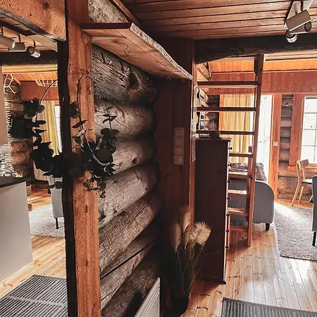 Huoneisto Pikkukelo - Doorstep Bus - Sauna - Traditional Log
