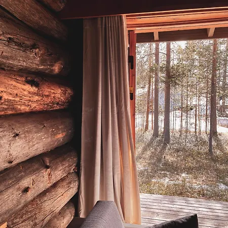 Pikkukelo - Doorstep Bus - Sauna - Traditional Log Levi