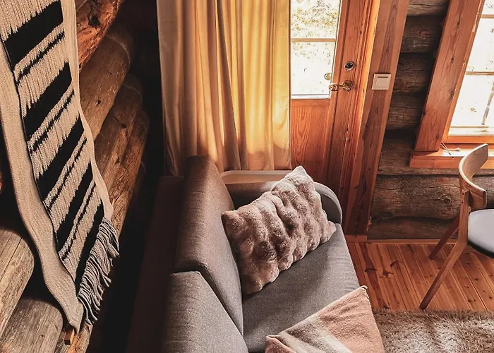 Pikkukelo - Doorstep Bus - Sauna - Traditional Log * Levi