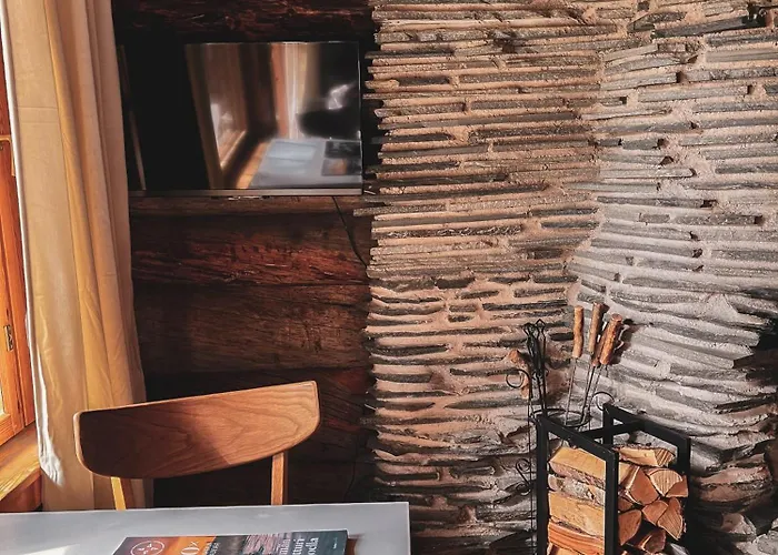 Pikkukelo - Doorstep Bus - Sauna - Traditional Log Lägenhet